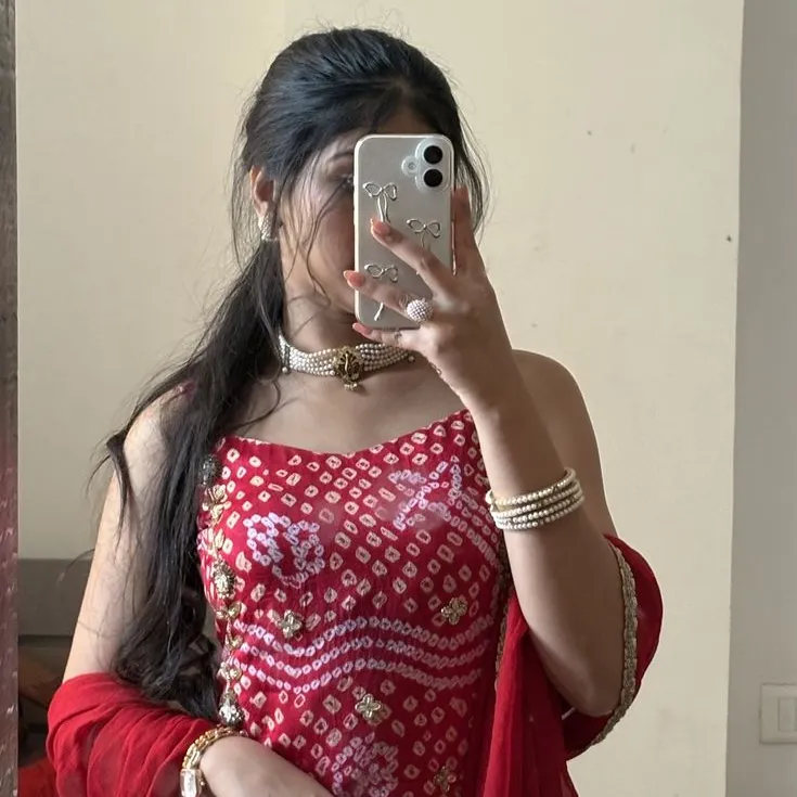 Kirti Surana - Petal and Posts Founder in C Scheme
