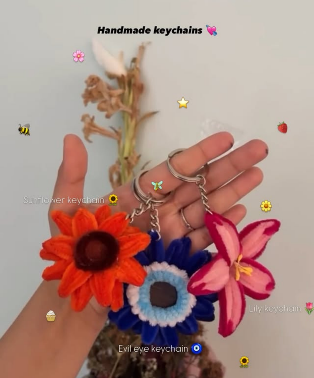 Handmade flower bouquet with wool keychain Bikaner